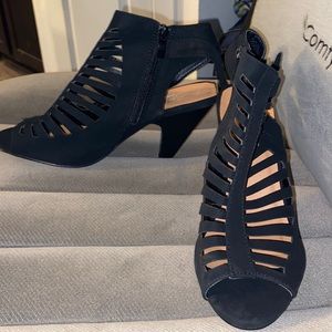 Black velvet heals size 9